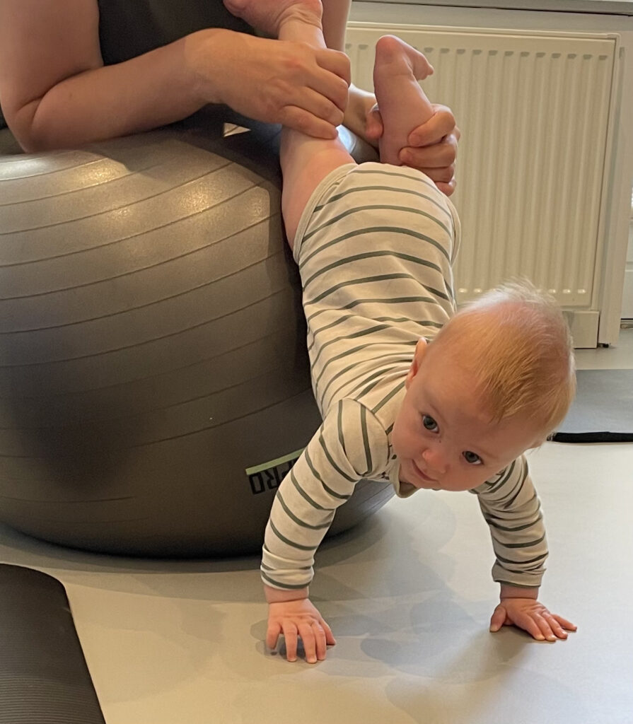 Babypilates, babytummel og børnefysioterapi